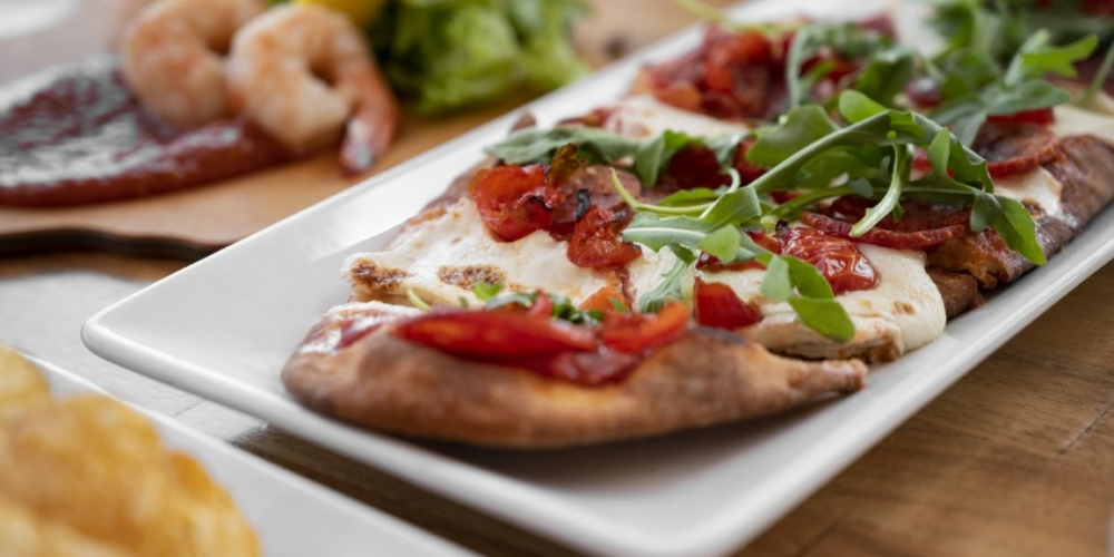 398837389 flatbread 02 1000x500