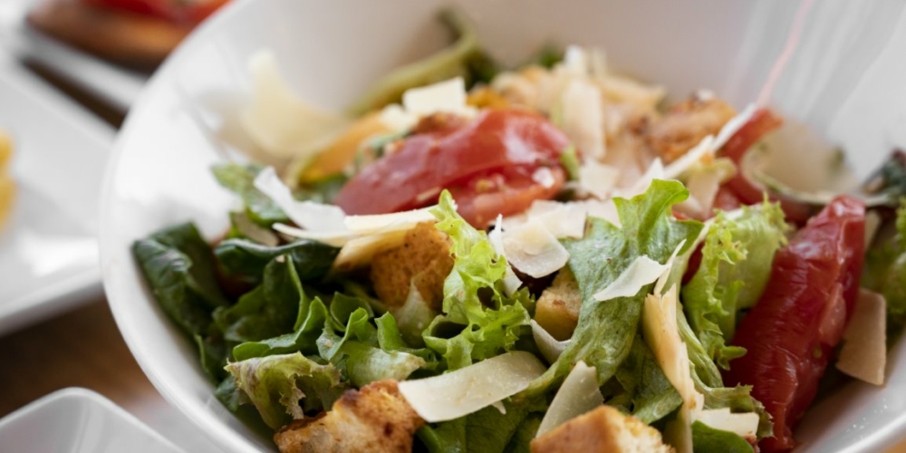 398837603 salad 04 1000x500